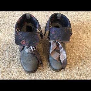 Dr. Marten’s Aimee Boot